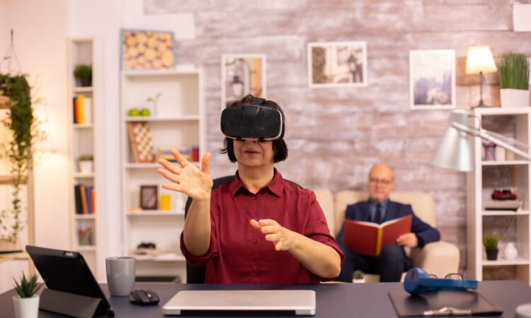 Upskilling for AI Literacy in Hybrid Work Environments